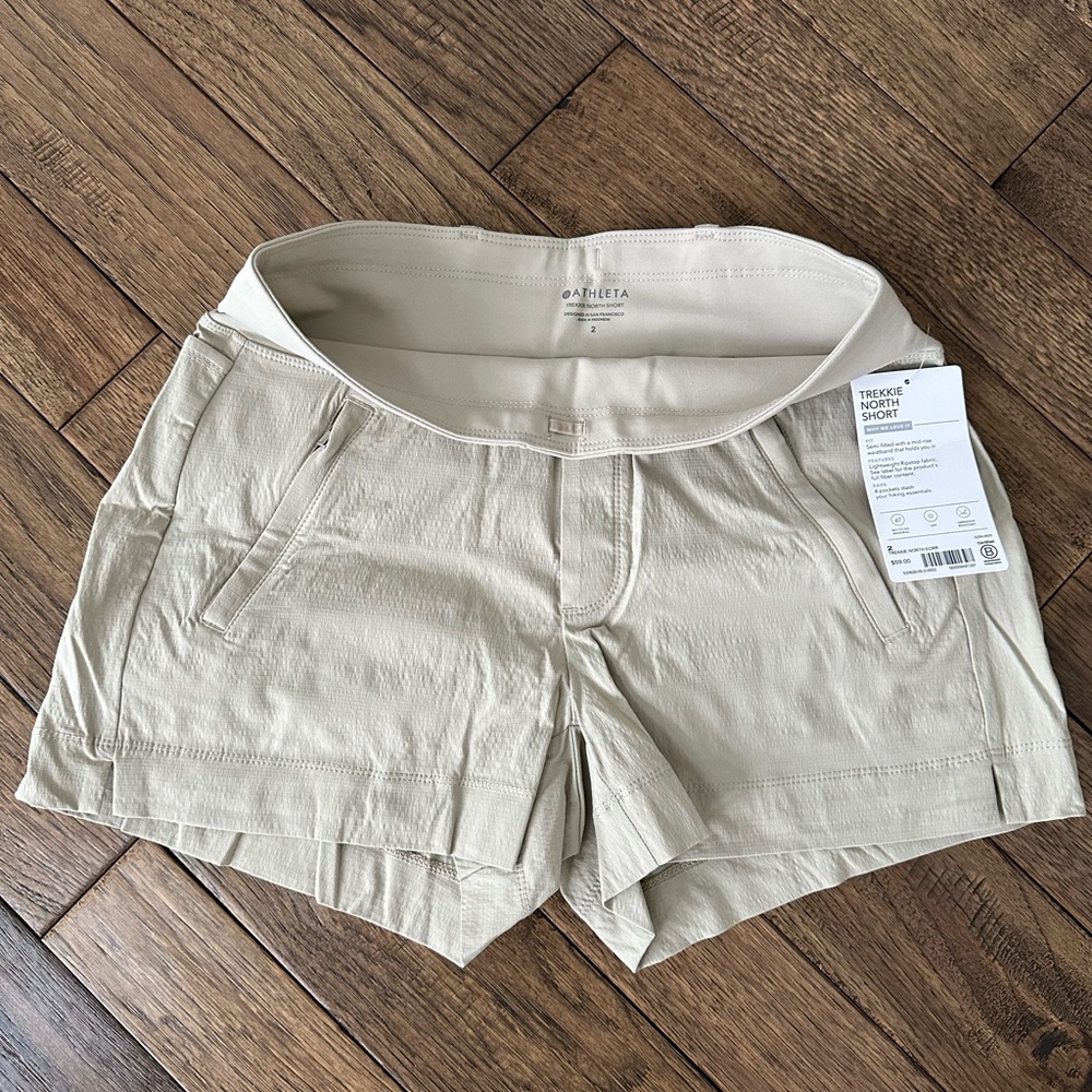Athleta Trekkie North Short, Ecru Size 2